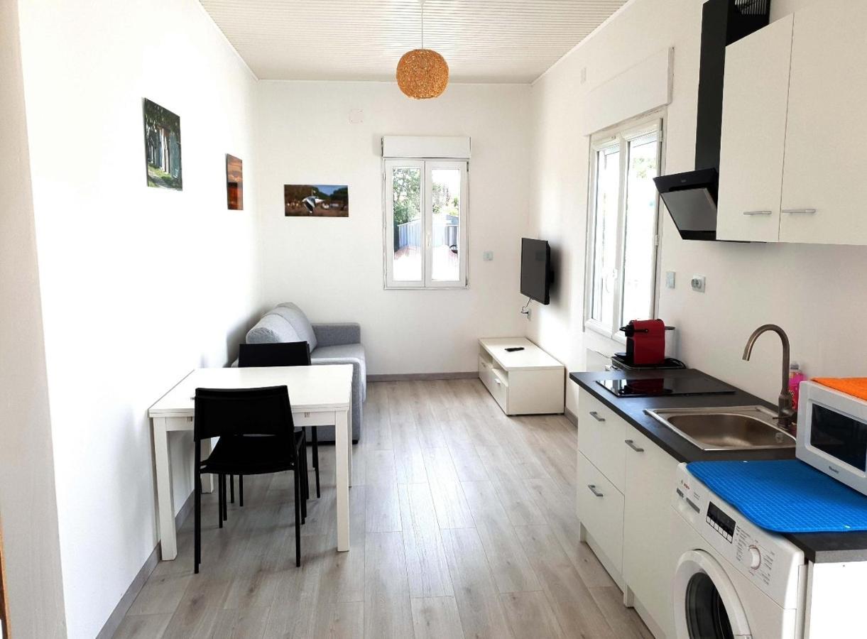 Beau Logement Avec Terrasse, Jacuzzi Et Terrain De Petanque Privatif A 5 Minutes De La Plage Однж Екстер'єр фото