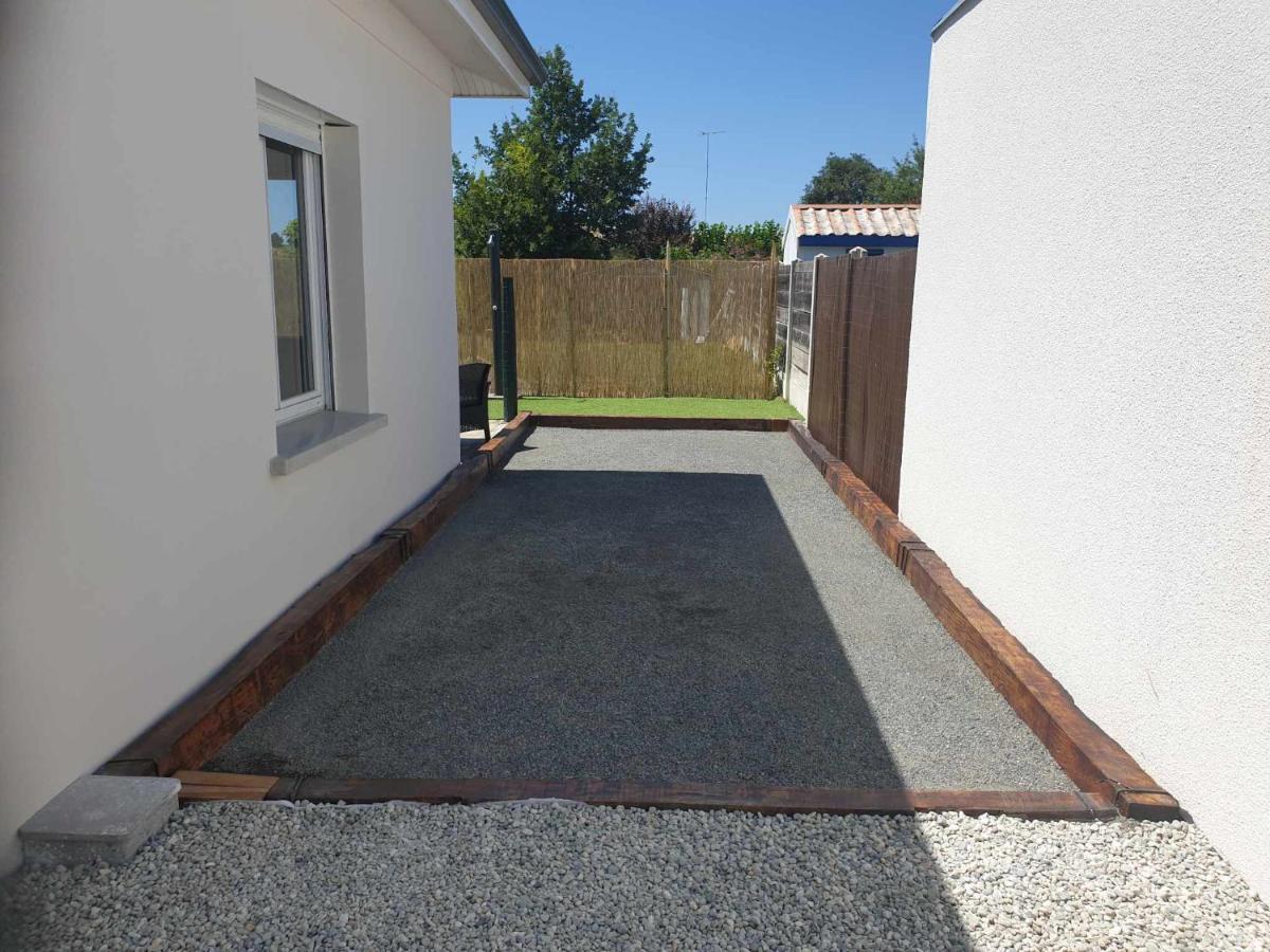 Beau Logement Avec Terrasse, Jacuzzi Et Terrain De Petanque Privatif A 5 Minutes De La Plage Однж Екстер'єр фото
