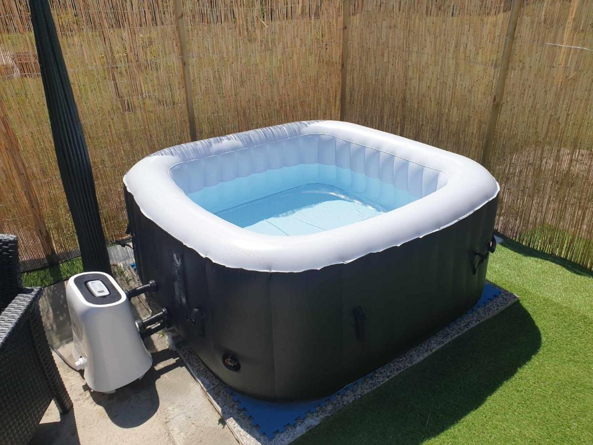 Beau Logement Avec Terrasse, Jacuzzi Et Terrain De Petanque Privatif A 5 Minutes De La Plage Однж Екстер'єр фото